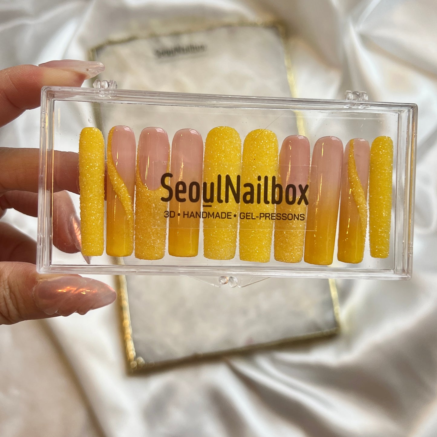 Golden Bliss – 3D Sugar Nails
